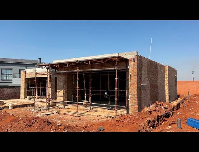 4 BEDROOM HOUSE FOR SALE IN FOUNTAINBROOK ESTATE
